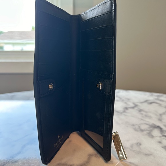 Kate Spade bifold wallet - Picture 2 of 3